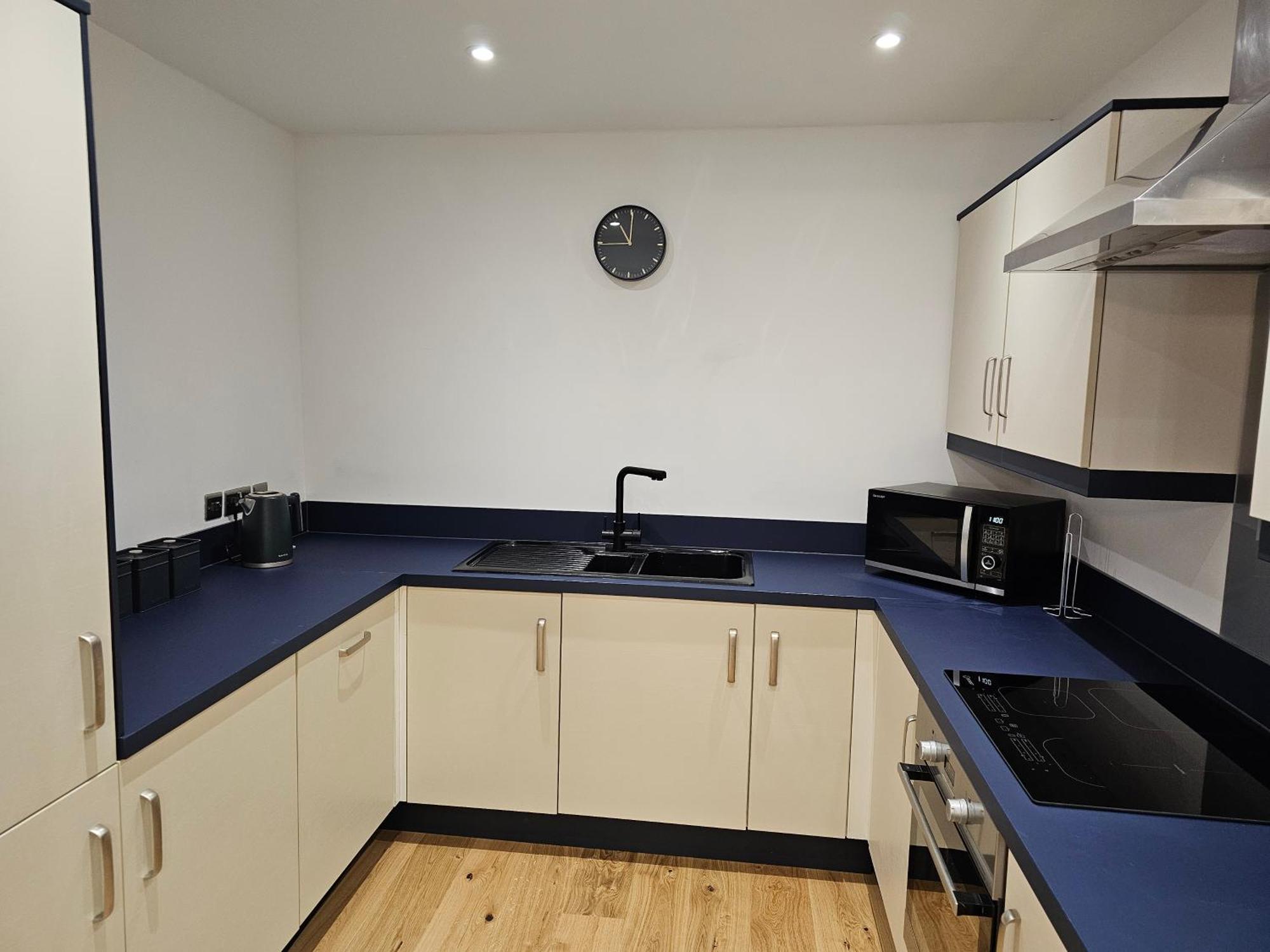 Spacious Modern 2-Bed Parking & Wi-Fi & 65"Oled Bristol Buitenkant foto