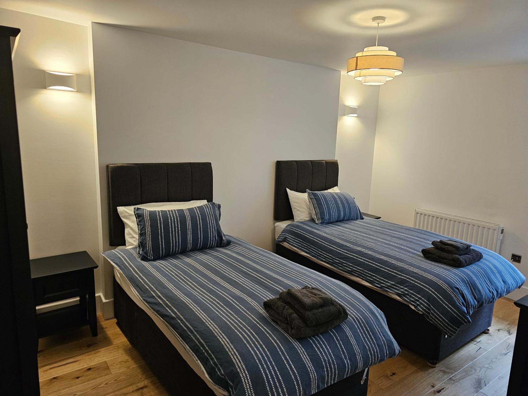 Spacious Modern 2-Bed Parking & Wi-Fi & 65"Oled Bristol Buitenkant foto