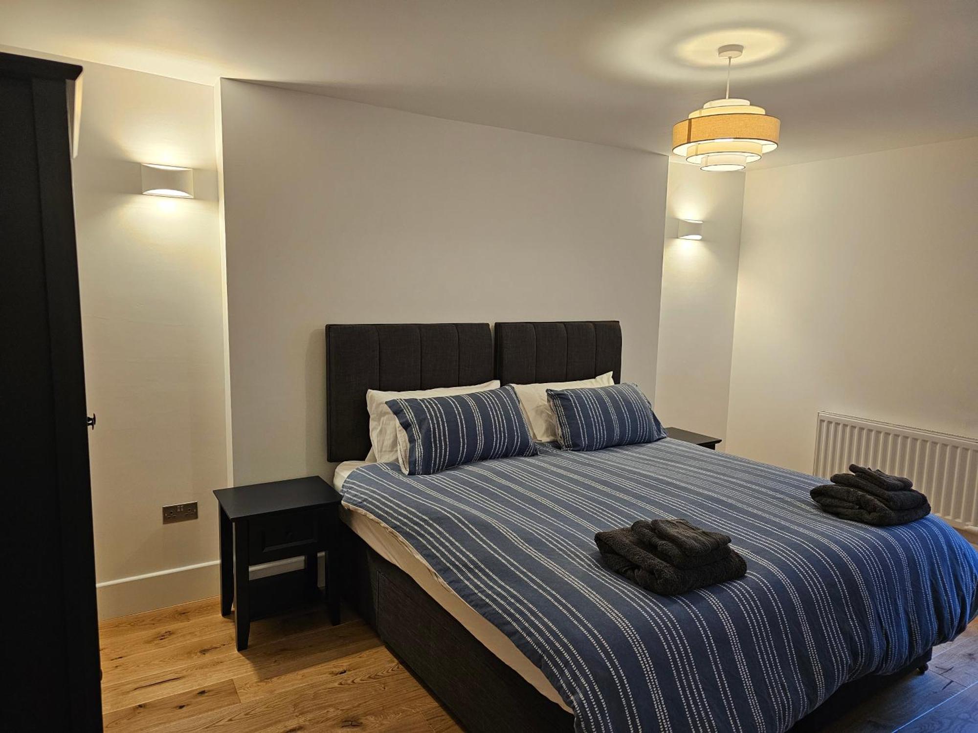 Spacious Modern 2-Bed Parking & Wi-Fi & 65"Oled Bristol Buitenkant foto