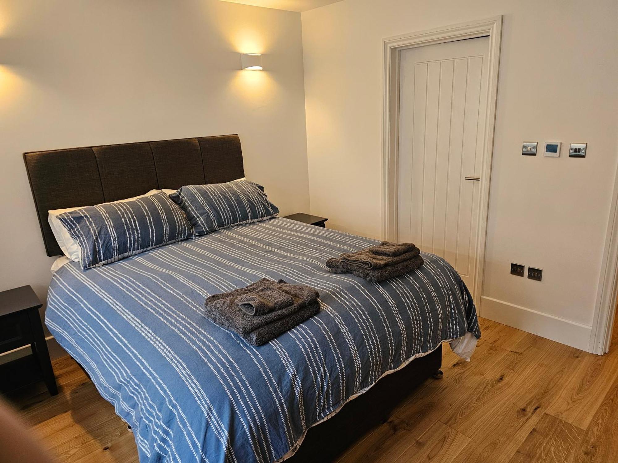 Spacious Modern 2-Bed Parking & Wi-Fi & 65"Oled Bristol Buitenkant foto